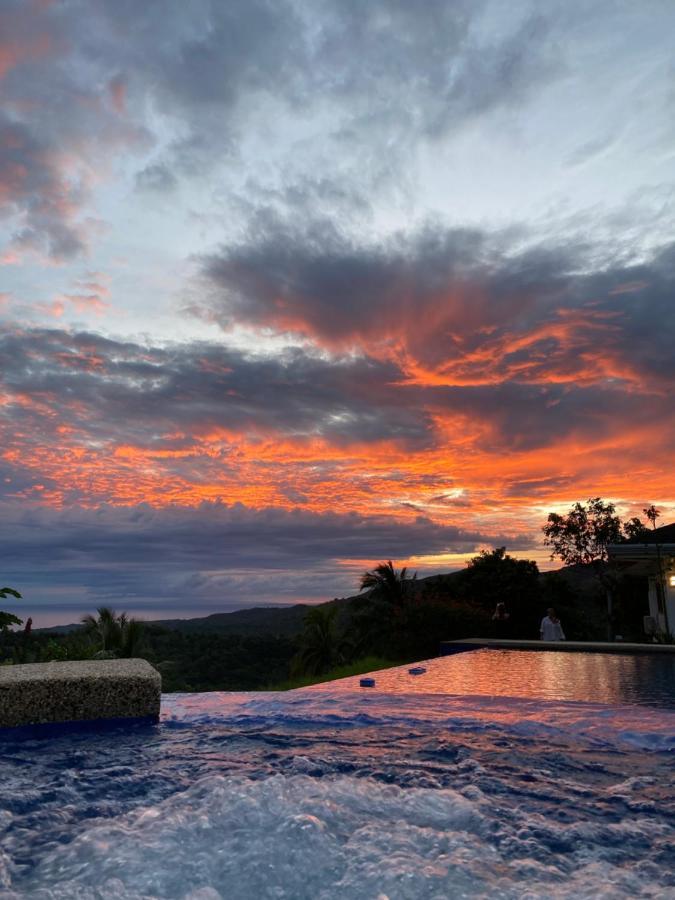 Villa Mountainview Guesthouse Dimiao エクステリア 写真