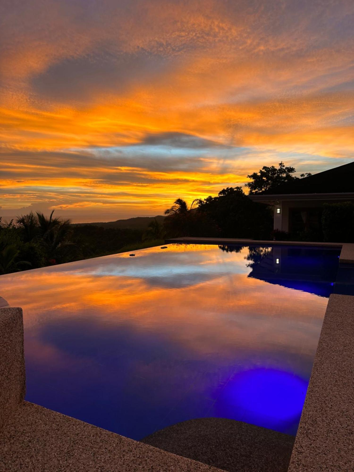 Villa Mountainview Guesthouse Dimiao エクステリア 写真